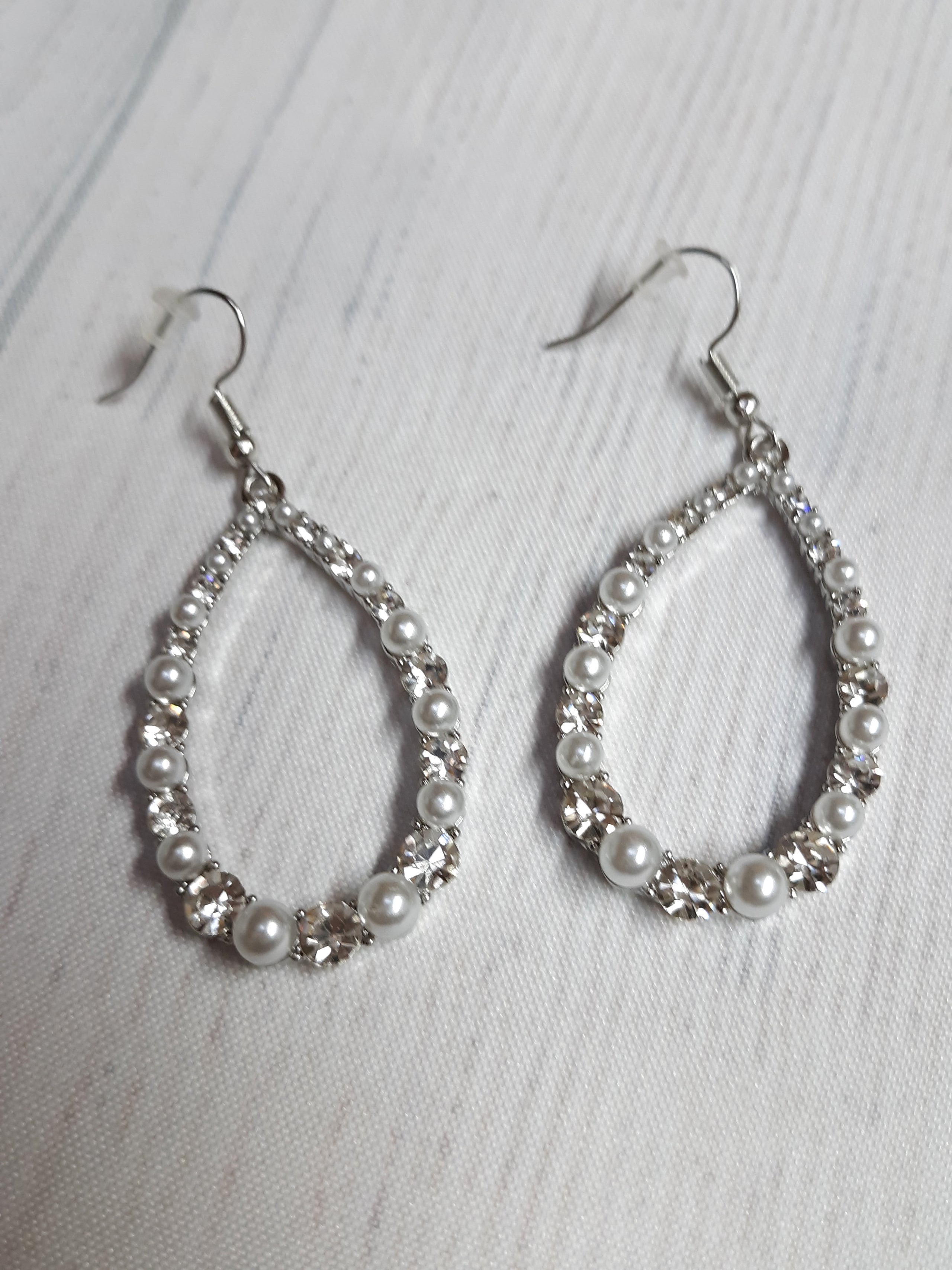 Gala Go Getter White Earring Lynn s 5 Fashion